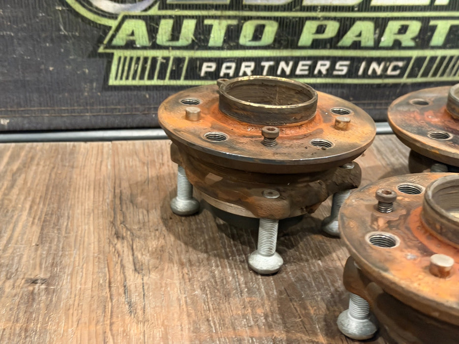 2020-2025 BMW M8 4.4L V8 WHEEL HUB BEARINGS 2 FRONT 1 REAR OEM 5K MILES