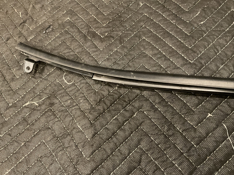 2014 NISSAN 370Z RIGHT SIDE EXTERIOR DOOR MOULDING TRIM~SCRATCHES~