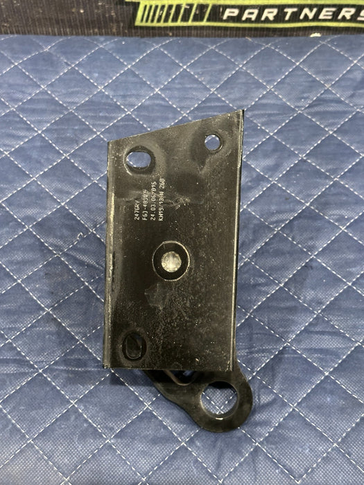 2014 AUDI R8 OEM FRONT PASSENGER RIGHT BUMPER BRACKET 420807552 420 807 552 A