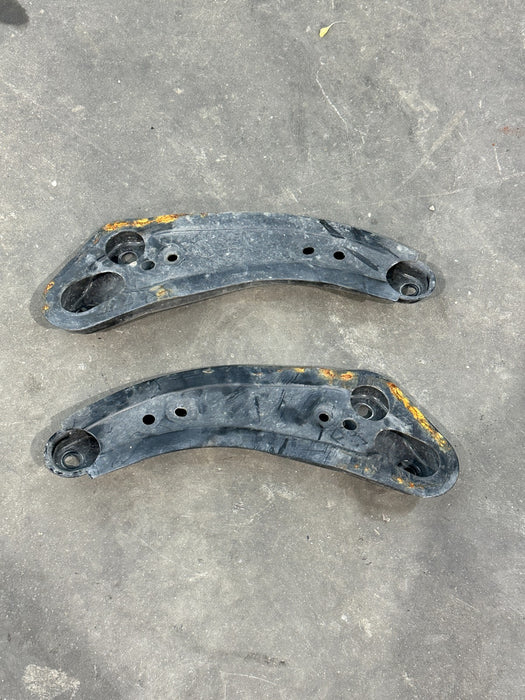 2013 NISSAN 370Z FRONT LEFT RIGHT SUBFRAME BRACKETS OEM