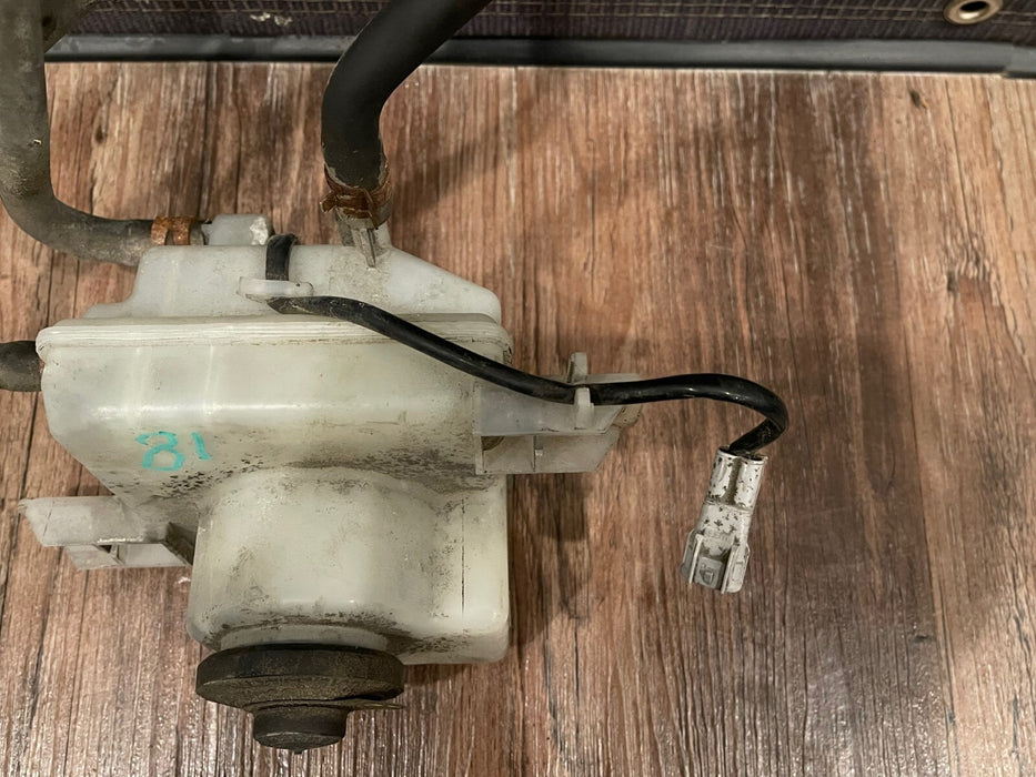 2014 TOYOTA PRIUS V BRAKE FLUID MASTER CYLINDER RESERVOIR TANK W/ LINE HOSES OEM