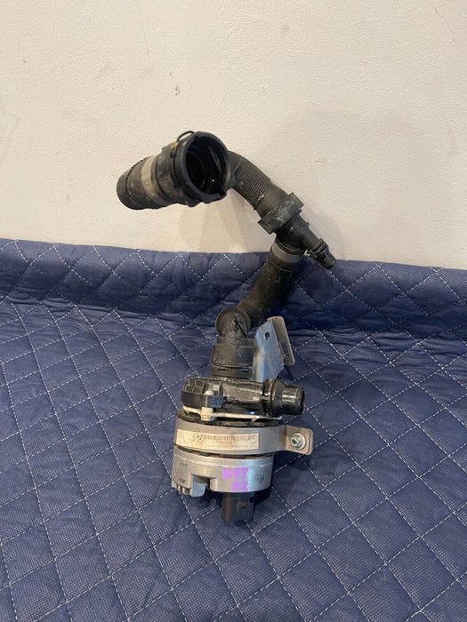 2017 MERCEDES BENZ C63 AMG CABRIOLET FRONT RIGHT AUXILIARY WATER PUMP W HOSE OEM