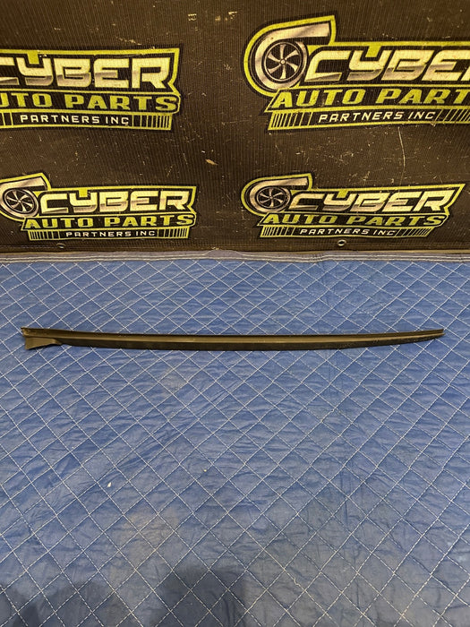 2024 BMW M3 M4 G80 G82 FRONT LEFT WINDSHIELD TRIM SEAL OEM 7427878
