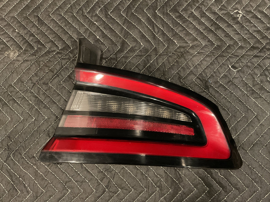 2016 DODGE CHARGER HELLCAT 6.2 RIGHT PASSENGER REAR TAIL LIGHT 2015-2019~DAMAGE~