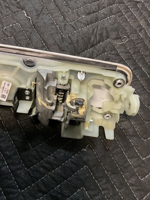 2017 2018 FORD F250 F350 F450 PLATINUM REAR LEFT DOOR HANDLE PEARL WHITE OEM