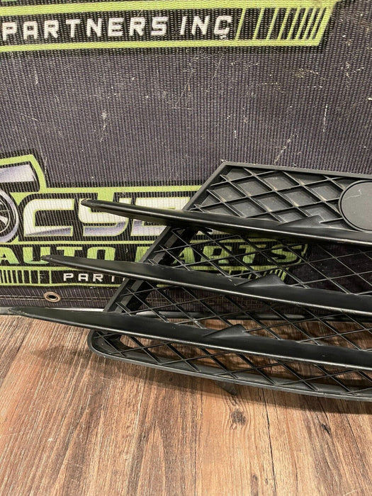 2012 AUDI R8 V8 FRONT BUMPER DRIVER LEFT GRILLE PANEL OEM 420 807 681 *READ