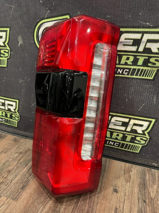 2023-2024 FORD F350 DRIVER LEFT HALOGEN TAIL LIGHT OEM *READ/SCUFFS*