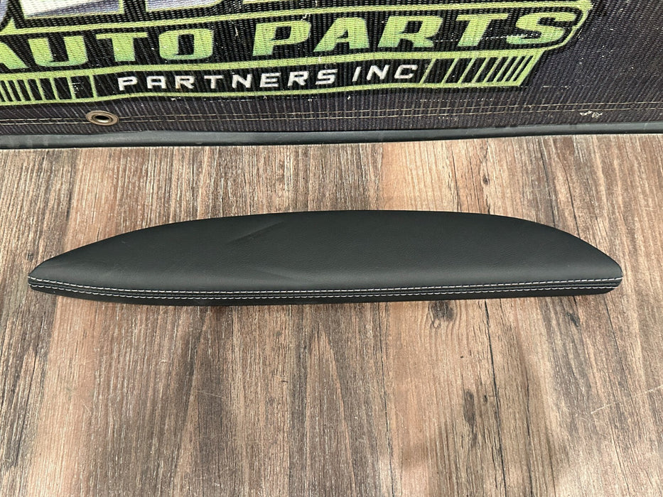 2020 BMW M4 F82 REAR RIGHT DOOR PANEL LEATHER ARM REST TRIM PANEL OEM *MIN DENTS