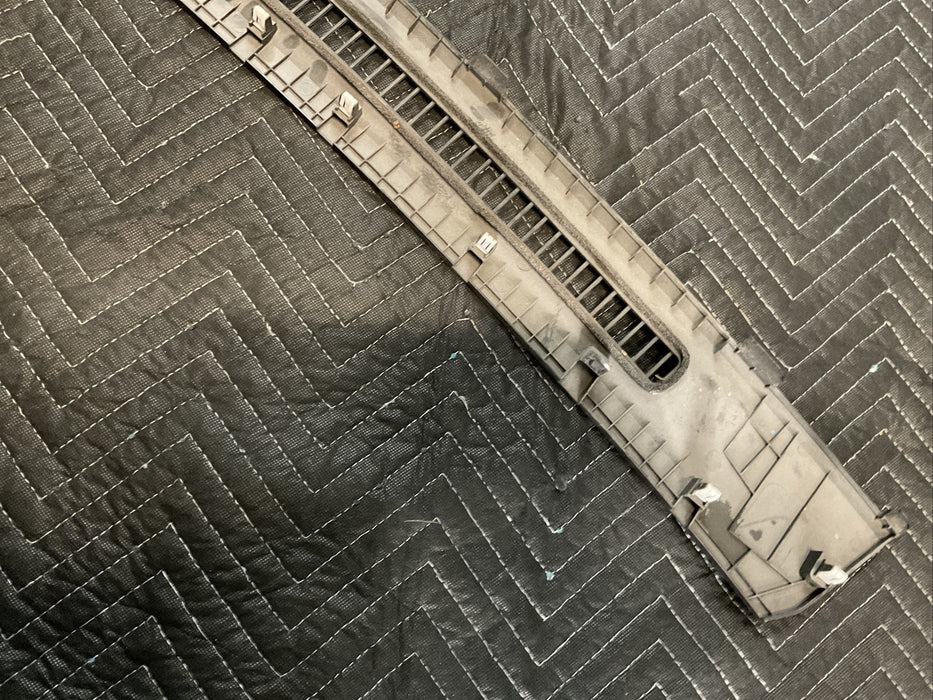 2017 NISSAN TITAN DEFROSTER GRILLE GARNISH INSTRUMENT OEM 68310-EZ00A