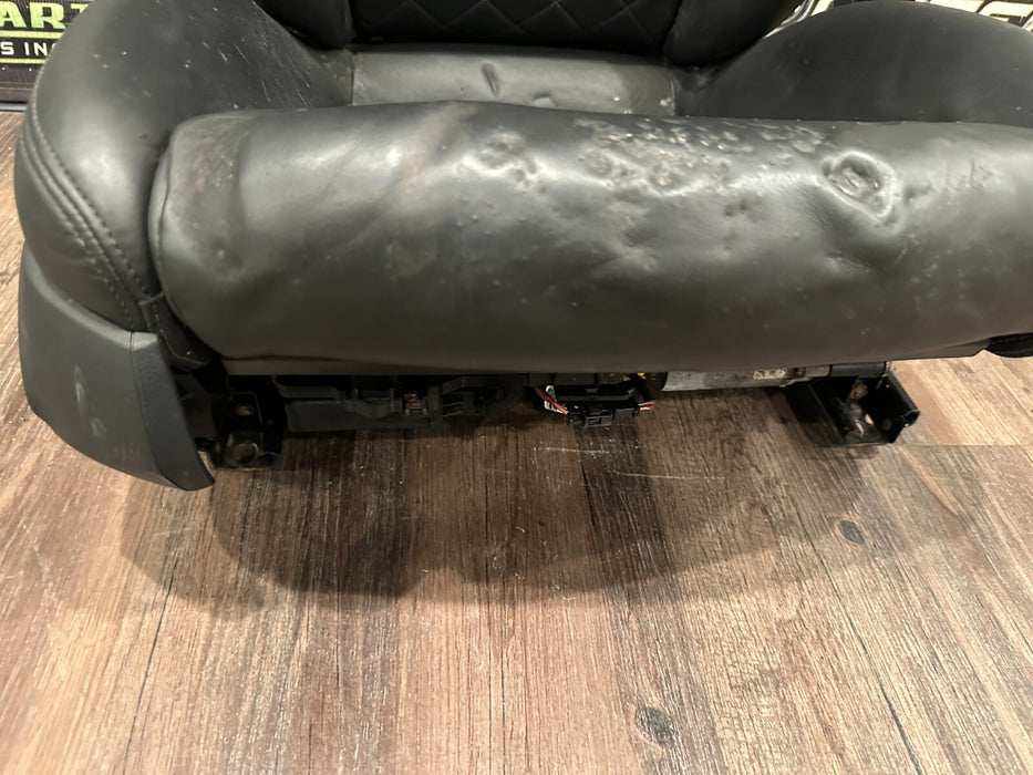 2017 2021 AUDI R8 PLUS RIGHT PASSENGER OEM GENUINE DIAMOND STITCHED ~WEAR~