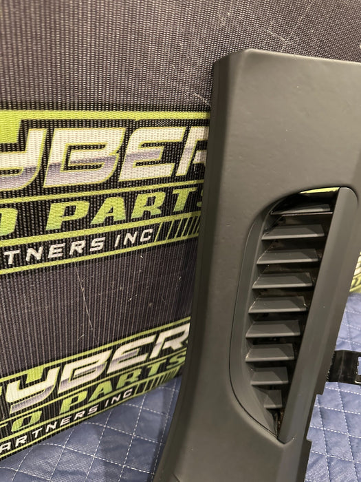2018 AUDI R8 RIGHT SPYDER PILLAR TRIM COVER PANEL W/ SIDE VENTS 4S7 867 036