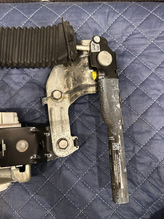 2017-2019 FORD F250 F350 F450 XLT FRONT LEFT DRIVER SEAT BELT SEATBELT OEM ~WEAR