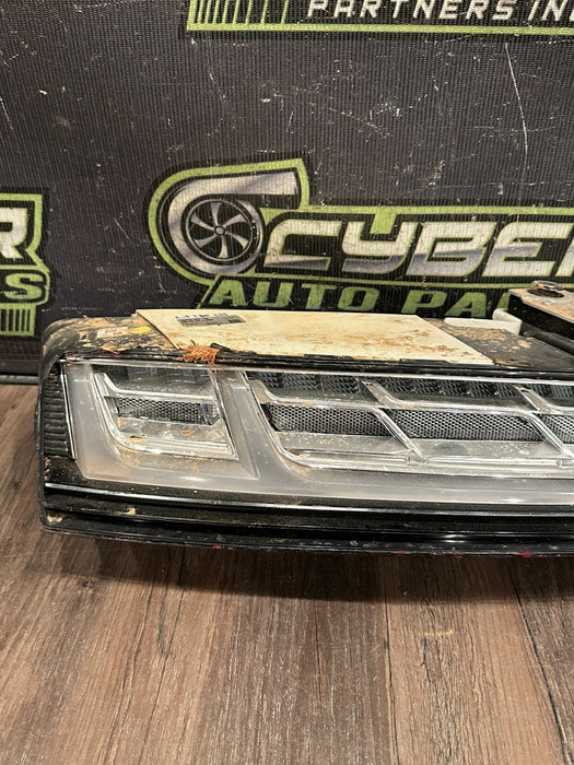 2017 AUDI R8 LEFT LED TAIL LIGHT OEM *DAMAGED LENS*