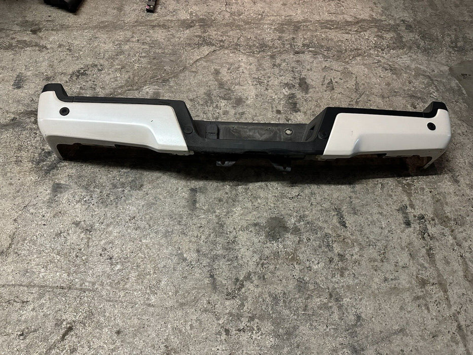 2017-2019 FORD F250 F350 F450 COMPLETE REAR BUMPER WHITE (PAINT CODE: UG)