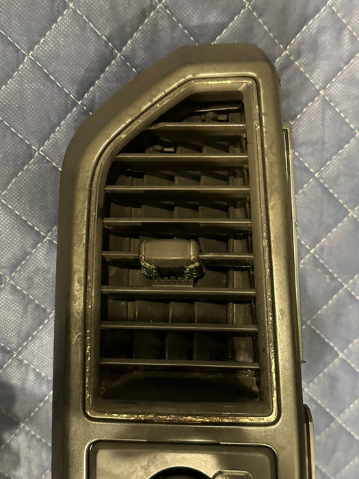 2020 FORD F250 F350 F450 XLT DASHBOARD DASH LEFT DRIVER AIR VENT OEM *WEAR*