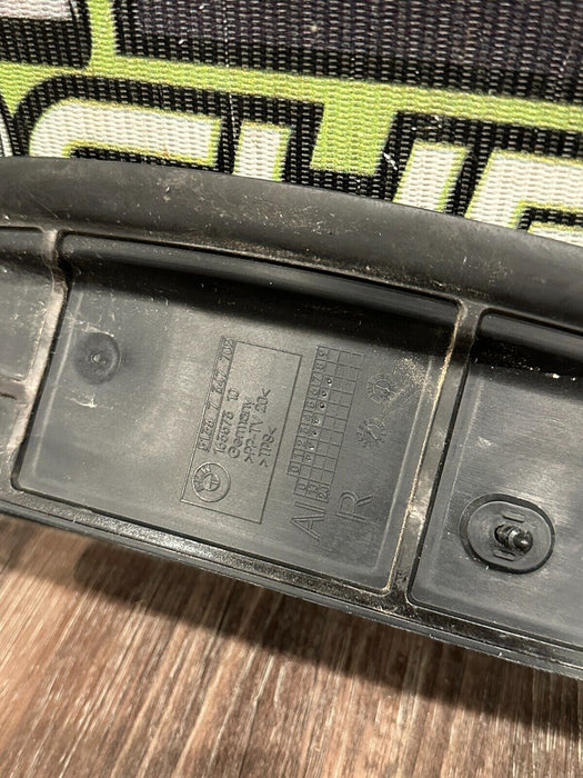 2020 BMW M4 F82 FRONT PASSENGER RIGHT DOOR WEATHER STRIP OEM