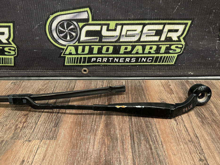2021 AUDI R8 DRIVER LEFT WINDSHIELD WIPER OEM *READ/WEAR*