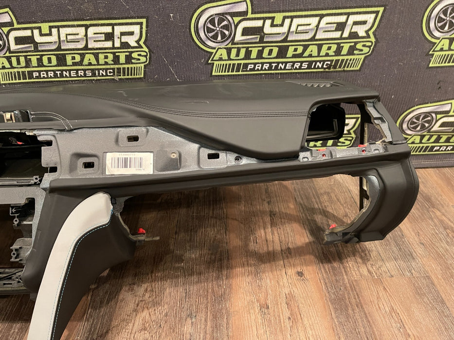 2020 BMW M4 F82 DASH DASHBOARD PANEL W/ BAG OEM *MINOR FLAW/READ*