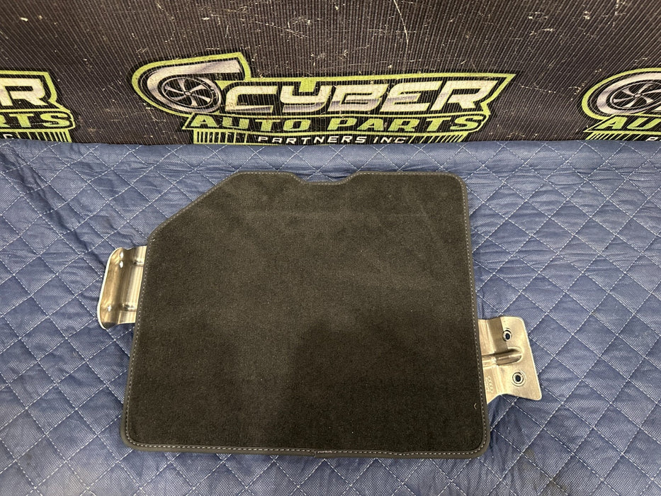 2014 AUDI R8  FLOOR MAT FOOT REST CARPET METAL UNDERNEATH OEM 423 864 420 B