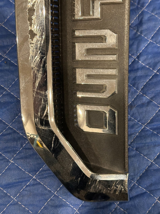 2017-2022 FORD F250 PLATINUM LEFT FENDER EMBLEM BADGE OEM *SCRATCHES 3,4*