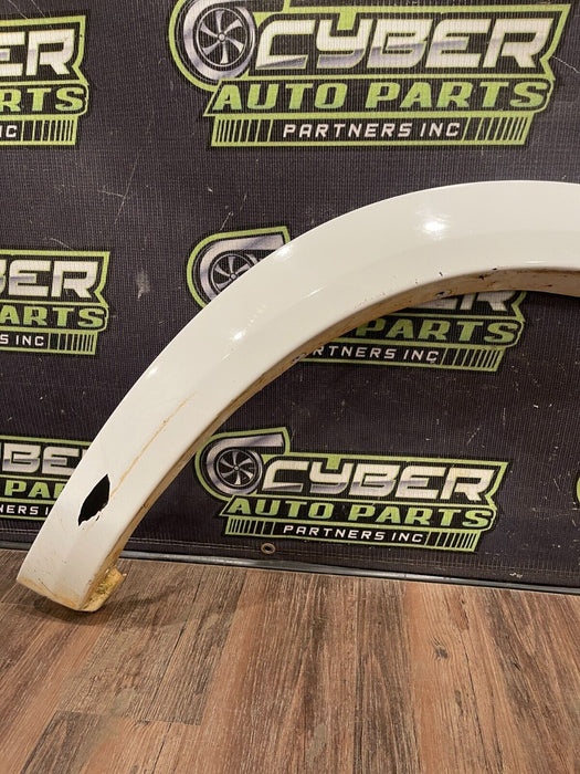 2017-2019 FORD F250 F350 PASSENGER RIGHT WHITE FENDER FLARE OEM *PAINT CHIP*
