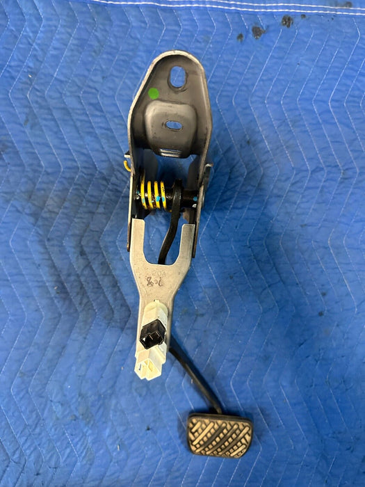 2016 - 2018 NISSAN TITAN XD OEM BRAKE PEDAL OEM 92400 EZ41A