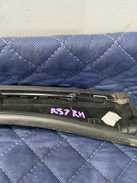 2017 MERCEDES-BENZ C63 AMG W205 PASSENGER RH EXTERIOR DOOR WATER DEFLECTOR OEM