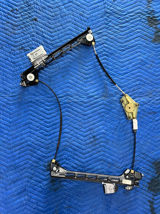 2012 AUDI R8 OEM FRONT RH PASSENGER RIGHT DOOR WINDOW REGULATOR 420837462A