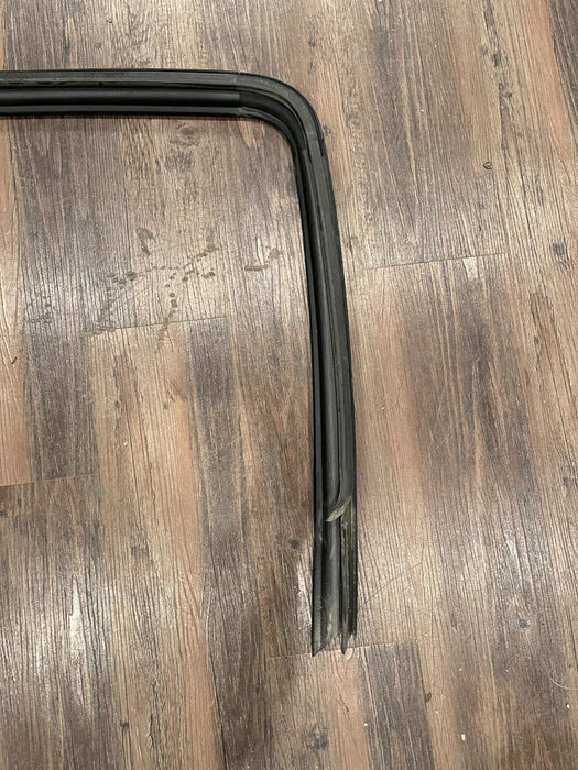 2017-2019 FORD F250 F350 F450 REAR DRIVER LEFT WEATHER STRIP DOOR SEAL OEM