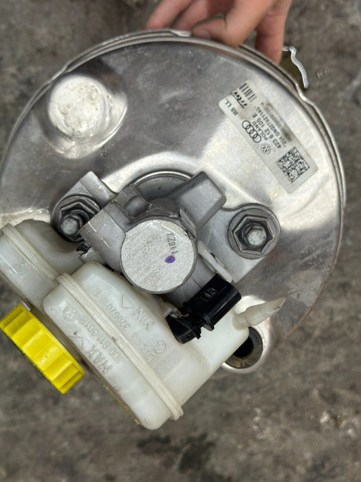 2014 AUDI R8 POWER BRAKE BOOSTER W/ MASTER CYLINDER 423 612 105 E 423612105E