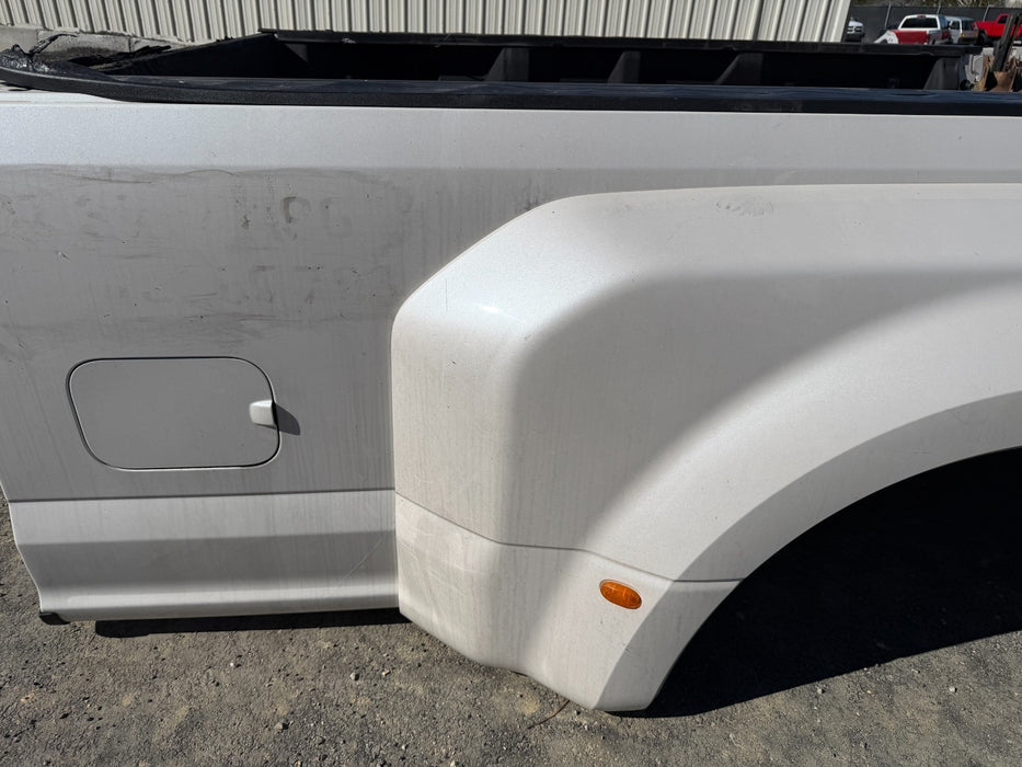 2017 2018 2019 FORD F350 F450 PLATINUM BED 8' TRI-COAT METALLIC WHITE (UG)