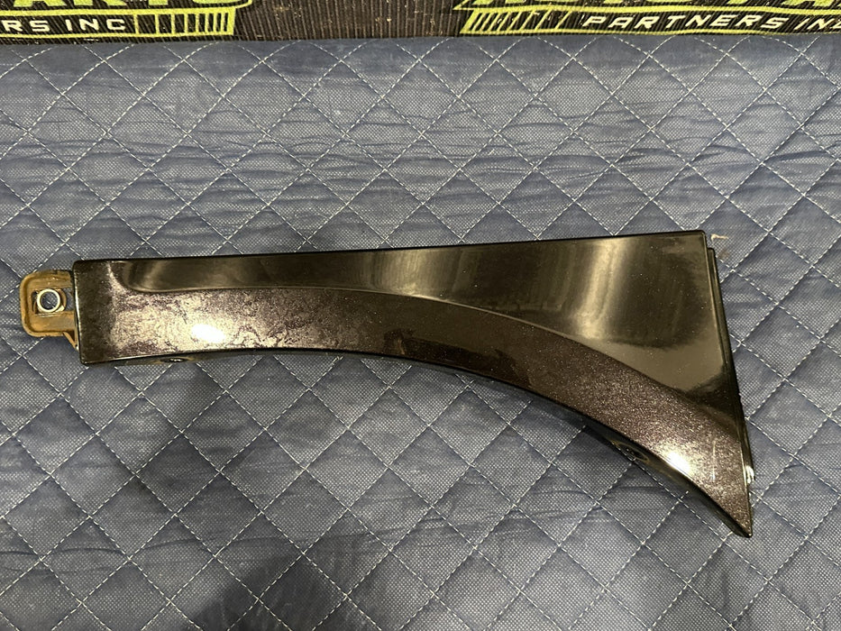 2014 AUDI R8 OEM RIGHT PASSENGER FENDER GARNISH PANEL TRIM W/ BRACKET & FOAM