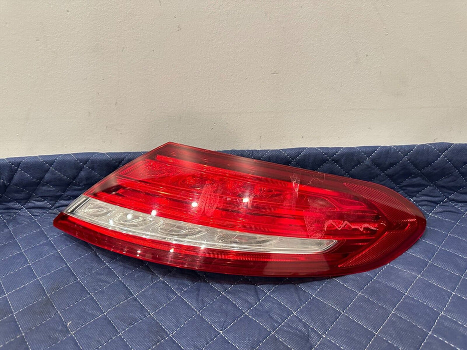 2017 MERCEDES BENZ C63 AMG CABRIOLET REAR PASSENGER RIGHT OUTER TAILIGHT OEM