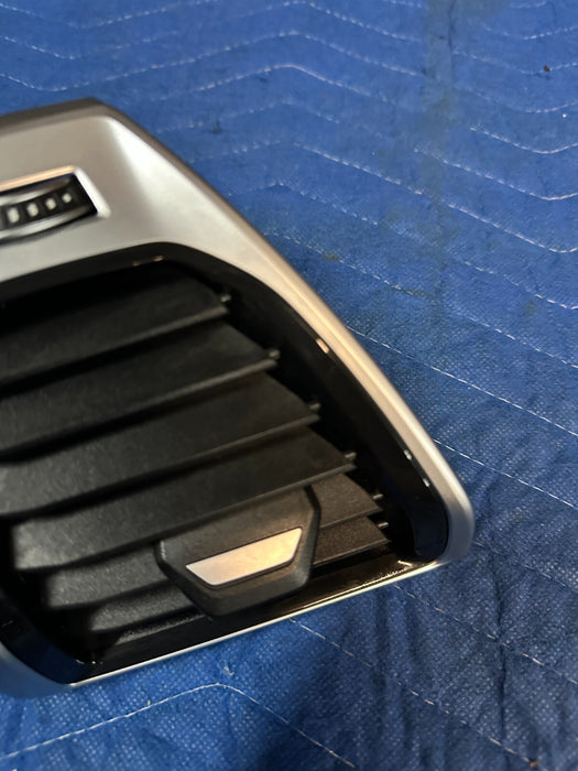 2020 BMW M8 COMP F93 G16 OEM FRONT RIGHT DASHBOARD A/C VENT GRILLE 6805806