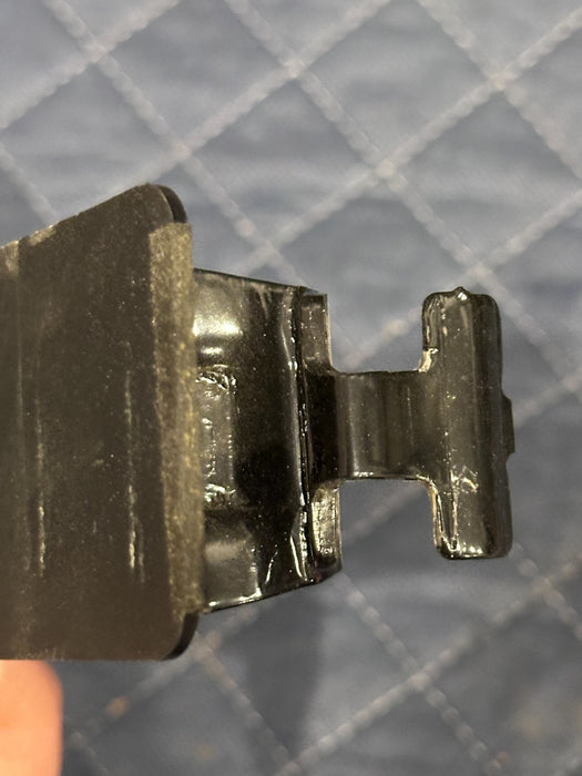 2017 FORD F250 F350 F450 LARIAT LEFT SEATBELT ADJUSTER BRACKET BLACK ~WEAR ~