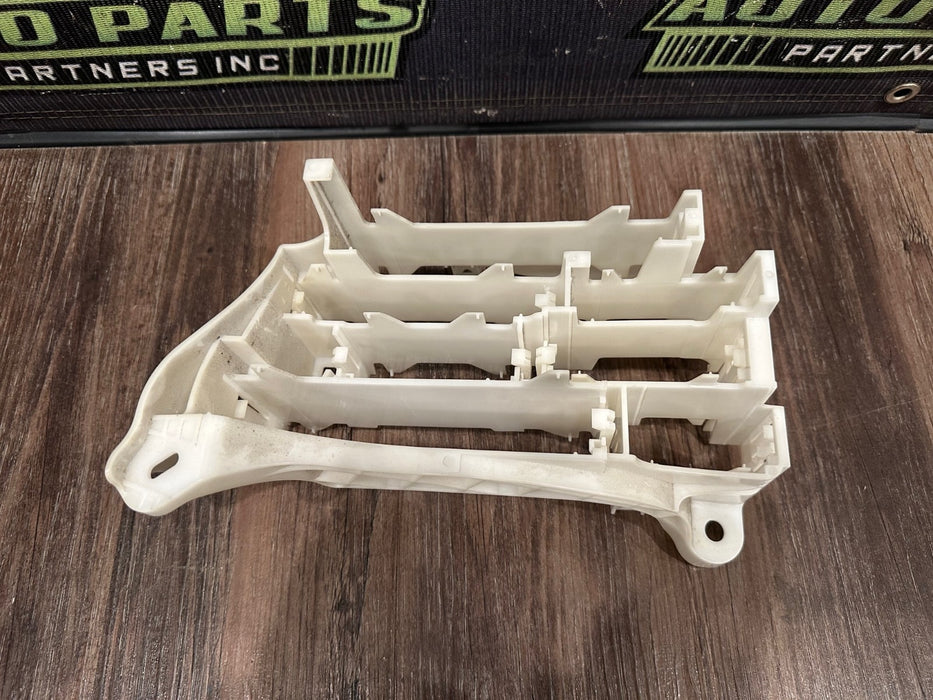 2014 TOYOTA PRIUS V JUCTION BOX BRACKET OEM 82877 47010