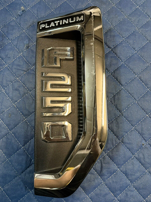 2018-2020 FORD F450 PLATINUM PASSENGER RIGHT CHROME FENDER EMBLEM BADGE OEM~READ