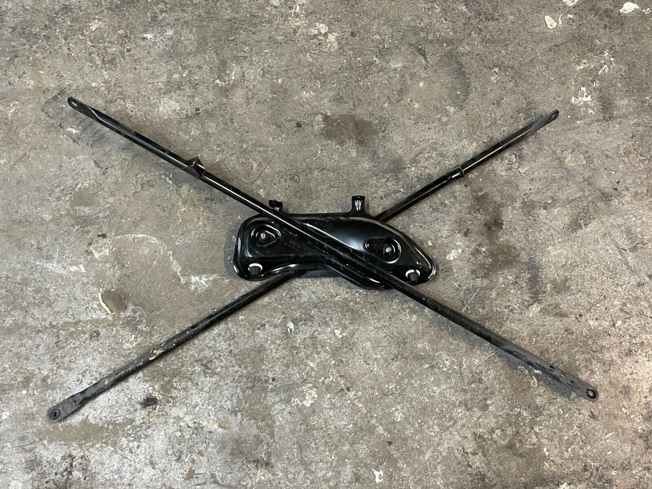 2017 AUDI R8 PLUS REAR TRANSVERSE SUPPORT MOUNT BRACKET ASSMBLY OEM 4S0813906