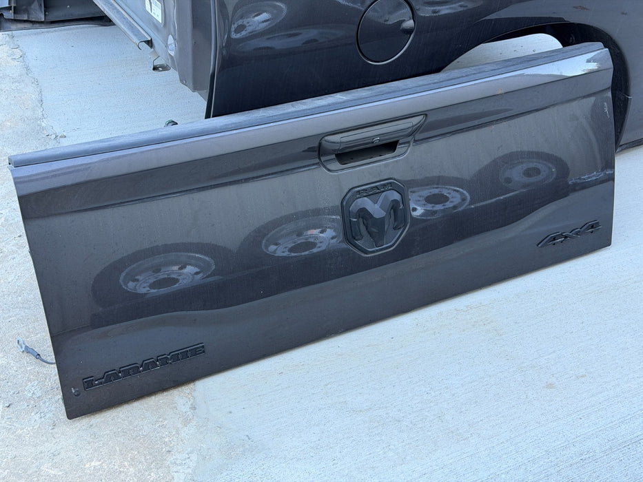 2019-2024 RAM 2500 3500 LARAMIE TAILGATE COMPLETE W/ CAMERA GREY OEM