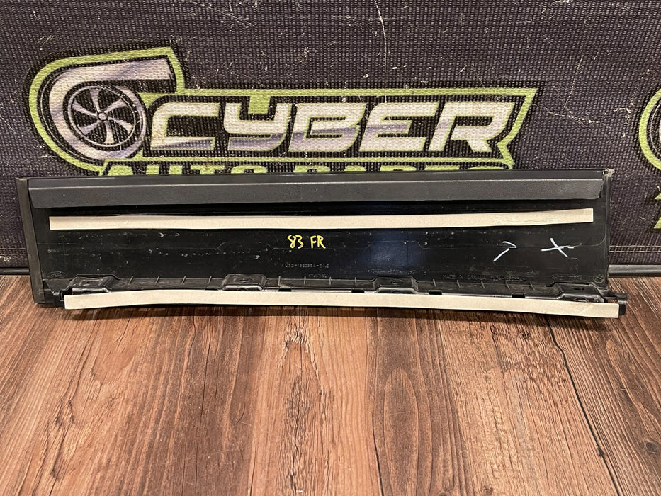 2017-2019 FORD F250 F350 FRONT RIGHT GLOSS BLACK B PILLAR DOOR TRIM OEM *SCUFFS*