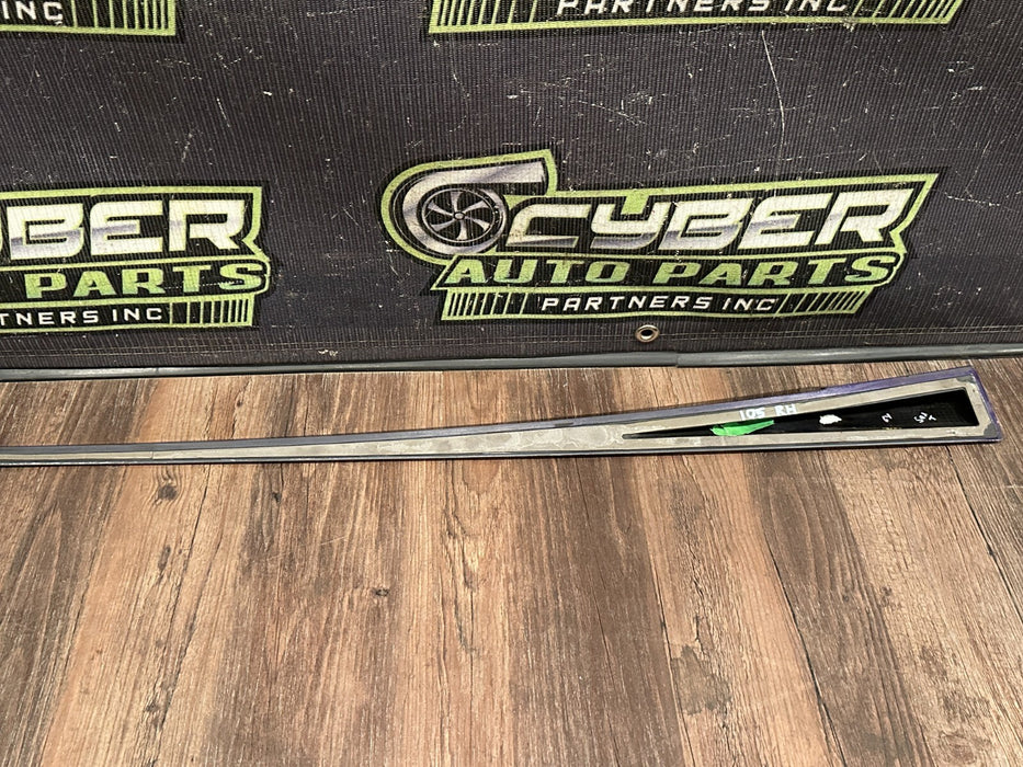 2014 2015 AUDI R8 RIGHT WINDOW BELT MOLDING OEM VELVET PURPLE *FLAWS 5-7*