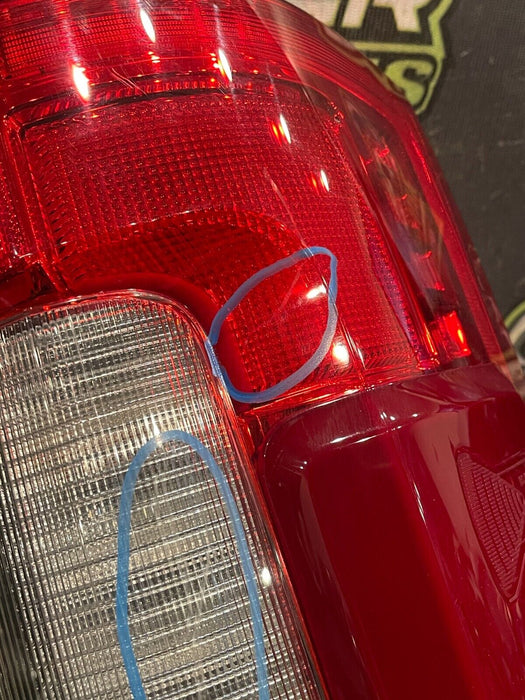 2017 2018 2019 FORD F250 F350 F450 DRIVER LEFT LED TAILIGHT OEM *READ/CRACKED*