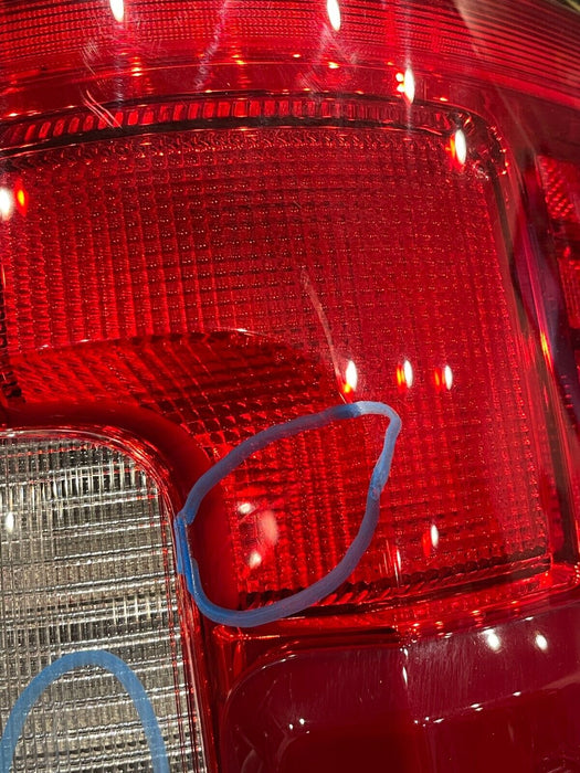 2017 2018 2019 FORD F250 F350 F450 DRIVER LEFT LED TAILIGHT OEM *READ/CRACKED*