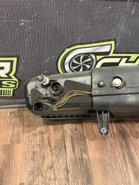 2014 2015 AUDI R8 V10 PASSENGER SIDE RIGHT RH LED TAIL LIGHT OEM *READ/RESIDUE*