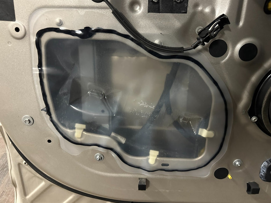 2017-2019 FORD F250 F350 F450 LARIAT WHITE GOLD (GN) REAR DRIVER LEFT DOOR OEM