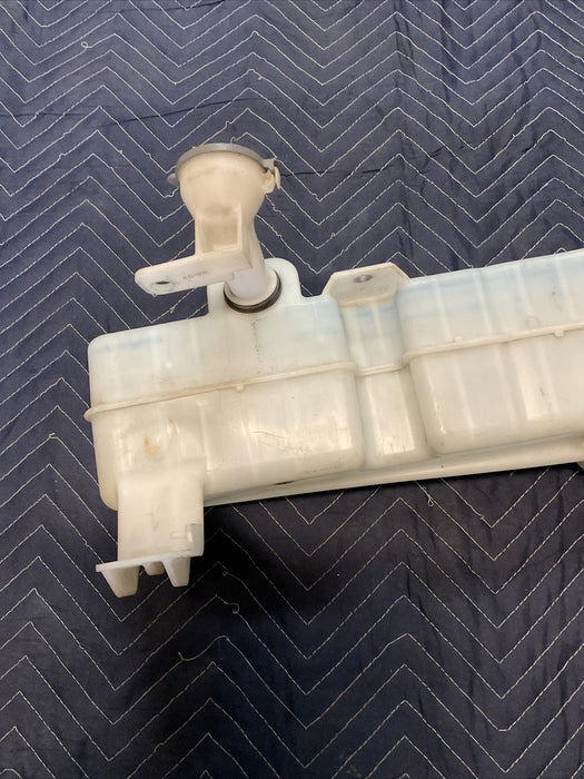 2016-2019 NISSAN TITAN XD 5.0 CUMMINS DIESEL WINDSHIELD WASHER TANK OEM