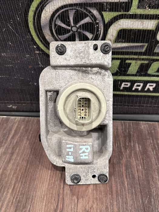 2017-19 FORD F250 F350 F450 RIGHT LED TAIL LIGHT BRACKET ONLY OEM