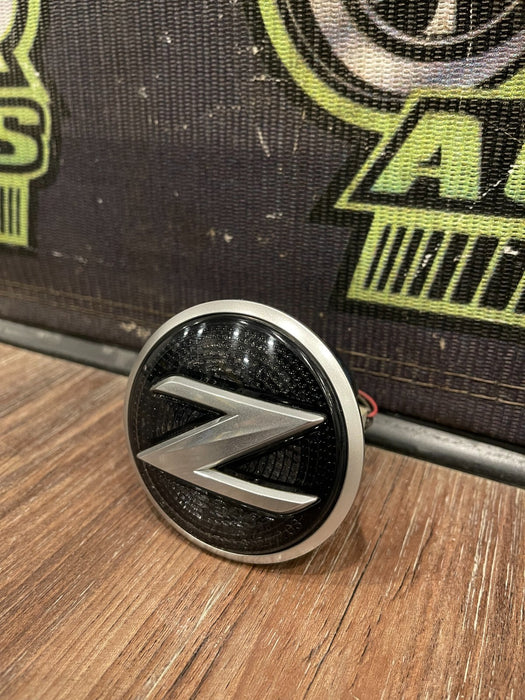 2018 NISSAN 370Z NISMO FRONT DRIVER LEFT FENDER EMBLEM MARKER LIGHT OEM