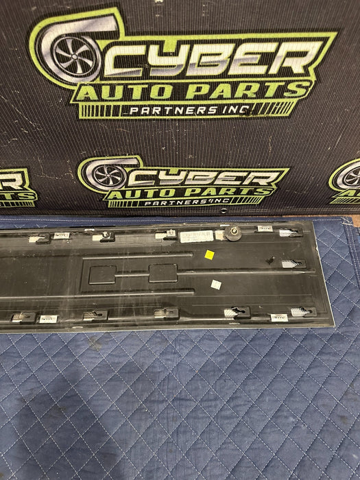 2017-2019 FORD F250 F350 PLATINUM TAILGATE TRIM PLAQUE OEM *SCRATCHES 3-4*