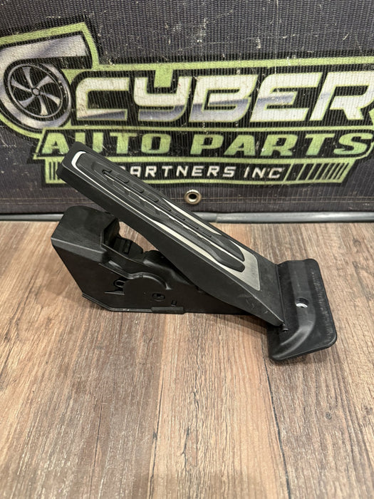 2024 BMW M3 M4 G80 G82 ACCELERATOR GAS PEDAL OEM 6889820